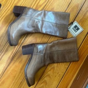 Frye Boots NWT Women’s Size 8